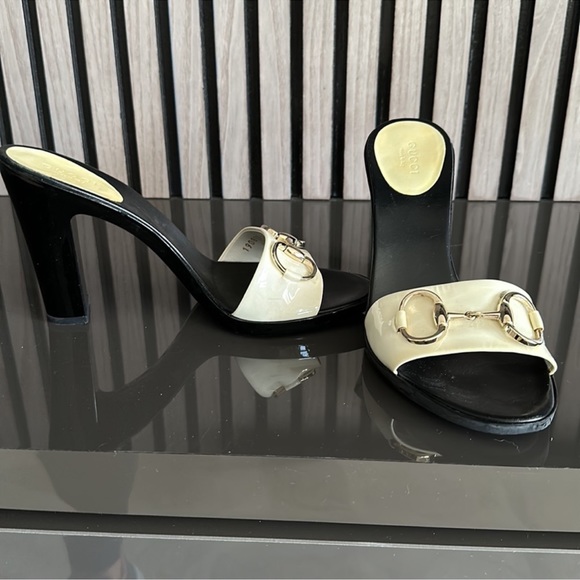 Gucci Black and White Patent Leather Sandals with Horse bit Us size 8 - Picture 3 of 4
